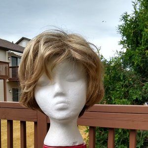 Womens New DIrty Blonde With Highlights Wig